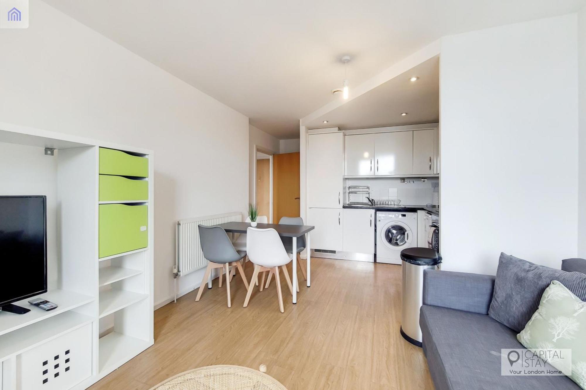 Fully Serviced Two Bed By Excel & O2 London