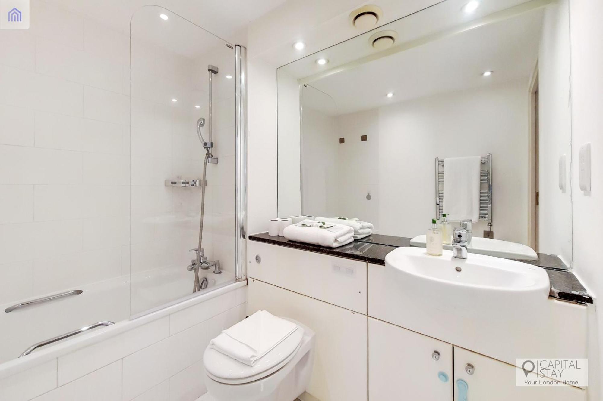 Apartment Fully Serviced Two Bed By Excel & O2 *